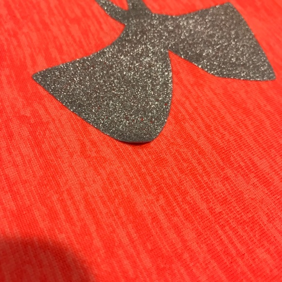 Under Armour T-Shirts- Youth Large - Picture 4 of 8